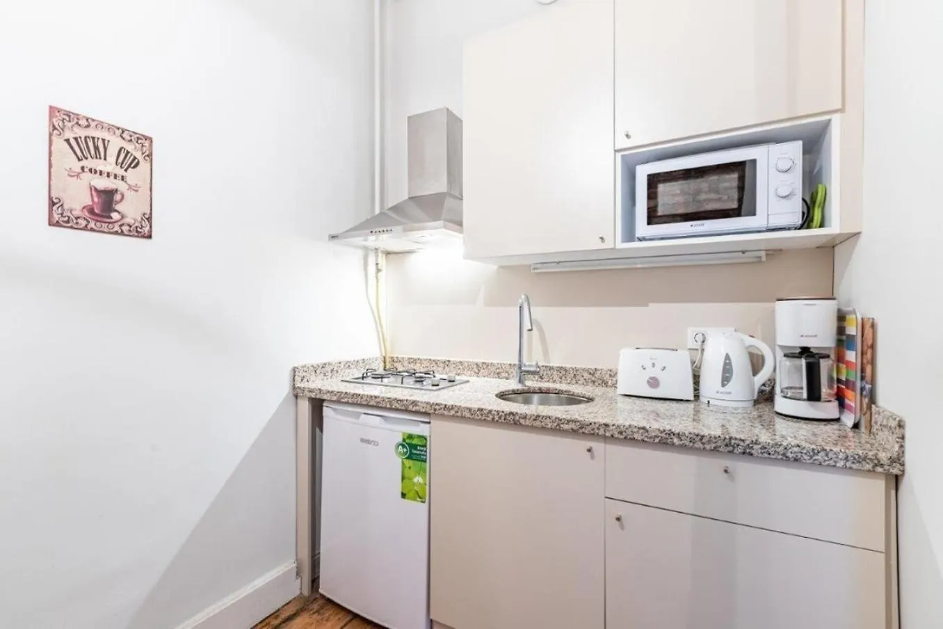 Bright Charming 2Bd15Bath Galatatower Home! #257 Istanboel